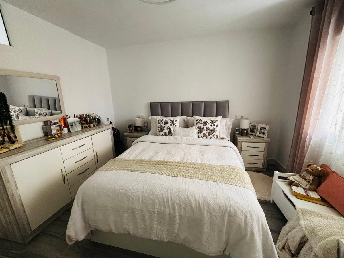 Se vende Apartamento en Planta Última de 3 dormitorios en Costa Del Sol, Málaga, España