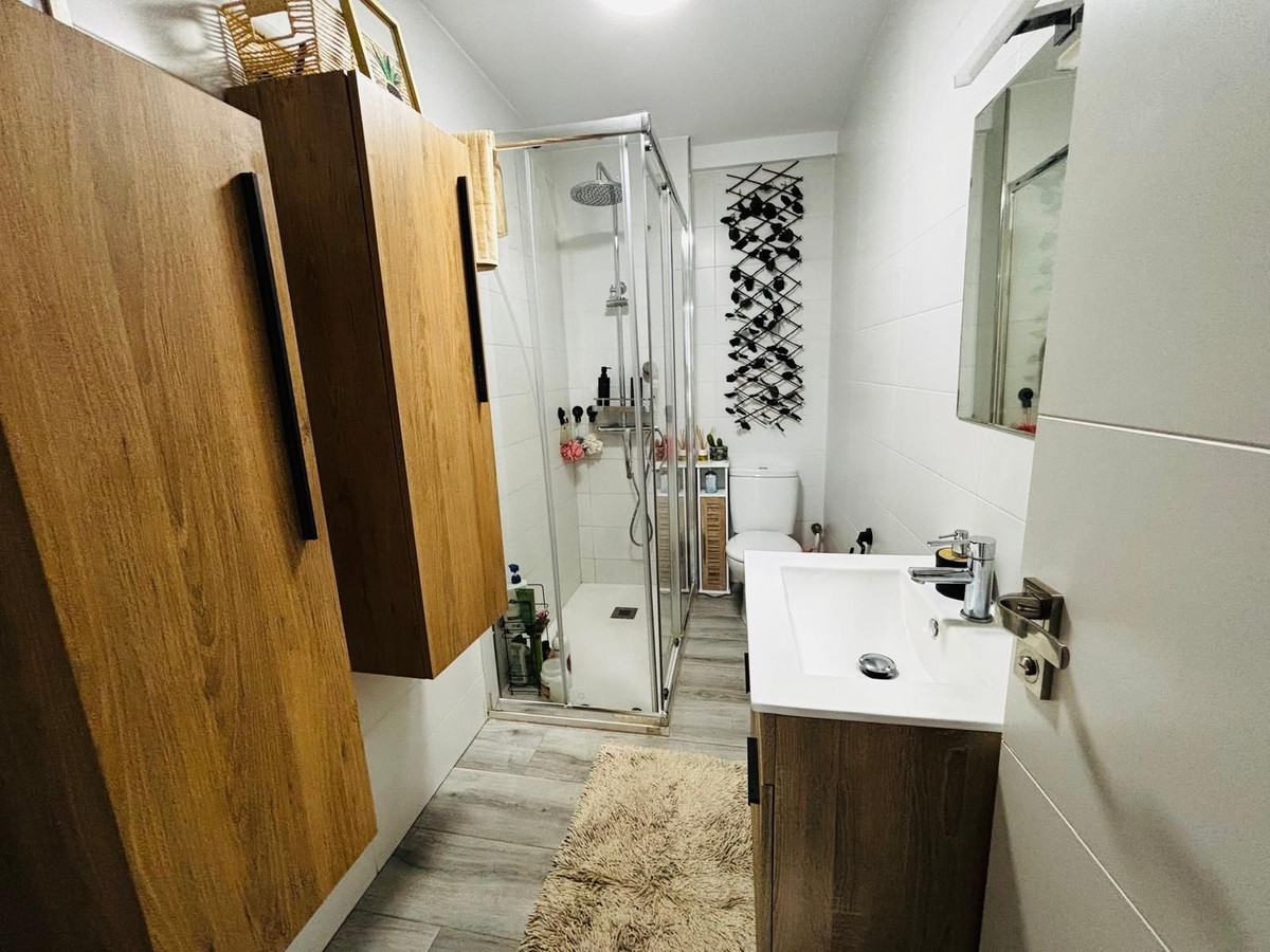 Se vende Apartamento en Planta Última de 3 dormitorios en Costa Del Sol, Málaga, España