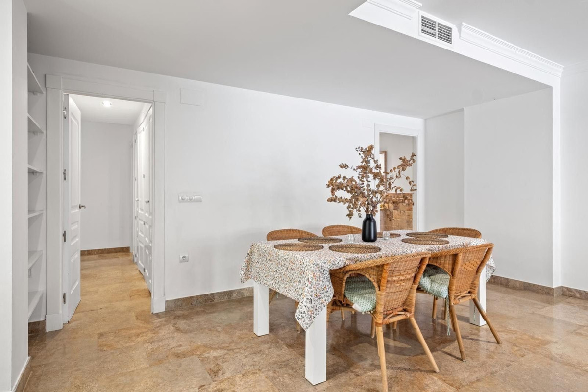 3 Bed Apartment for sale in The Golden Mile Costa Del Sol, Málaga, Spain