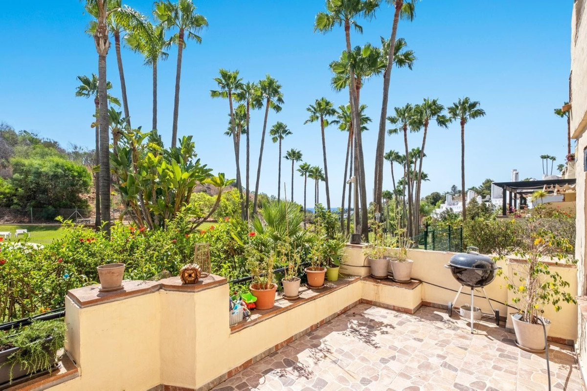 3 Bed Apartment for sale in The Golden Mile Costa Del Sol, Málaga, Spain