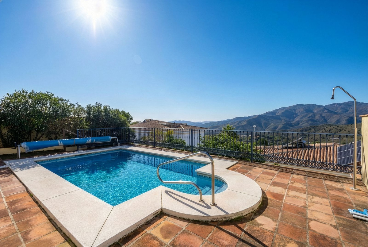 Se vende Pareada de 3 dormitorios en Costa Del Sol, Málaga, España