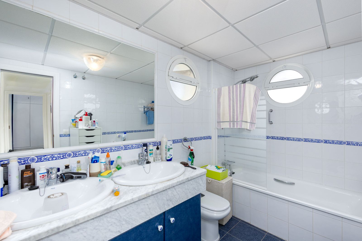 Se vende Pareada de 3 dormitorios en Costa Del Sol, Málaga, España