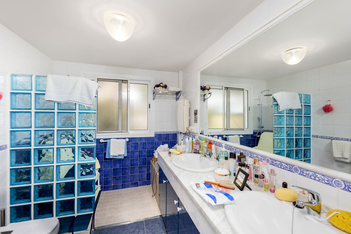 Se vende Pareada de 3 dormitorios en Costa Del Sol, Málaga, España