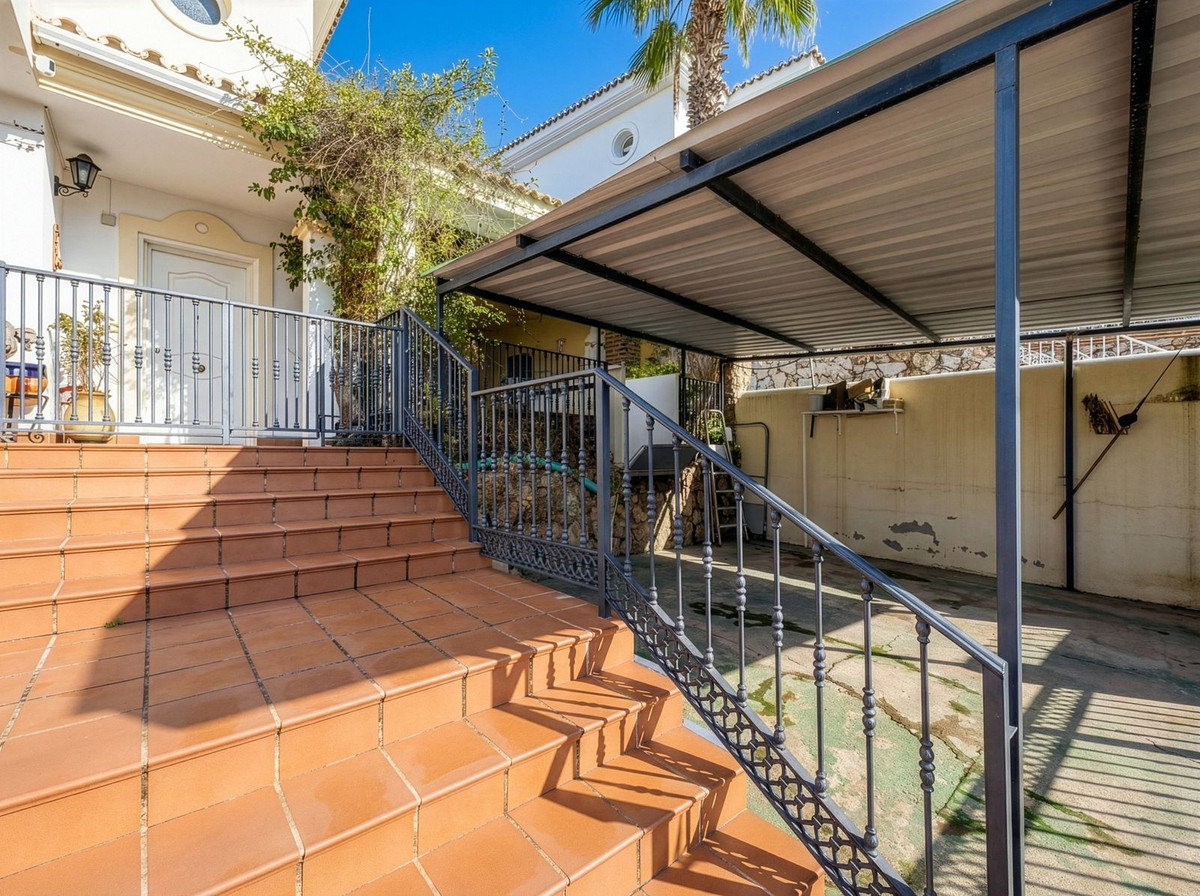 Se vende Pareada de 3 dormitorios en Costa Del Sol, Málaga, España