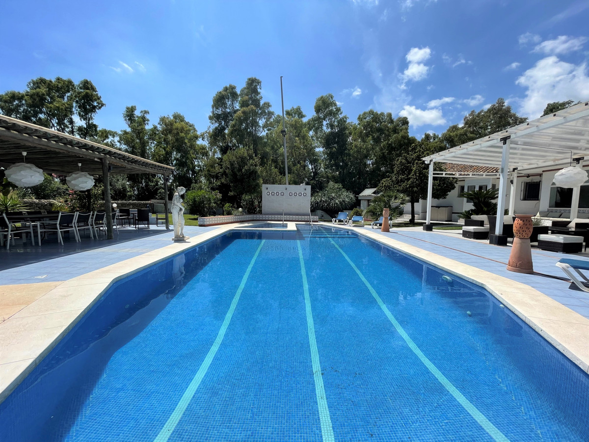 7 Bed Townhouse for sale in Mijas Costa Del Sol, Málaga, Spain