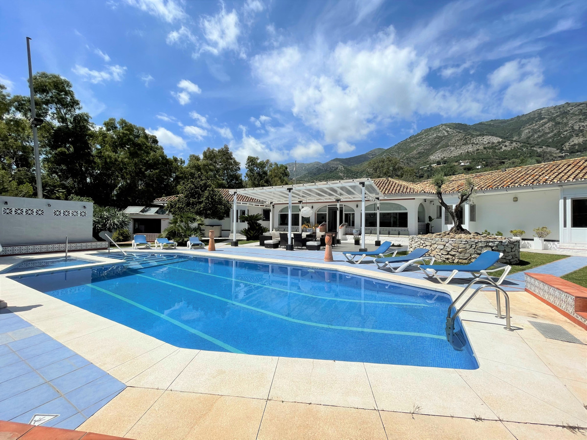 7 Bed Townhouse for sale in Mijas Costa Del Sol, Málaga, Spain