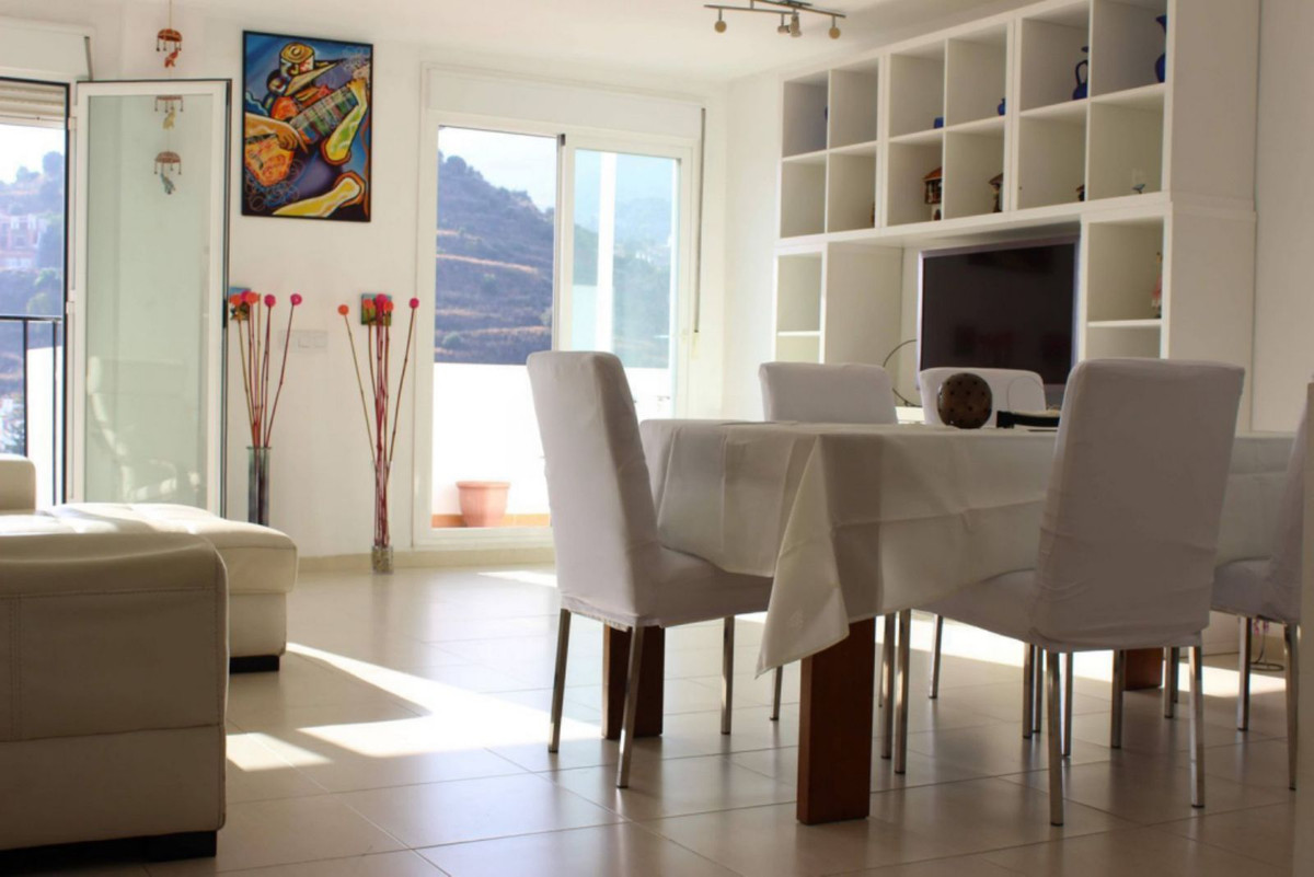 4 Bed Apartment for sale in Benalmadena Costa Del Sol, Málaga, Spain