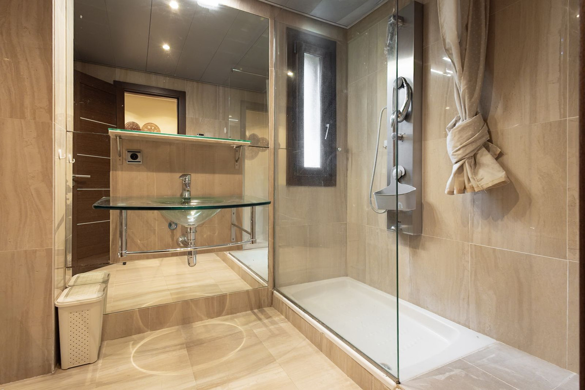 3 Bed Apartment for sale in New Golden Mile Costa Del Sol, Málaga, Spain