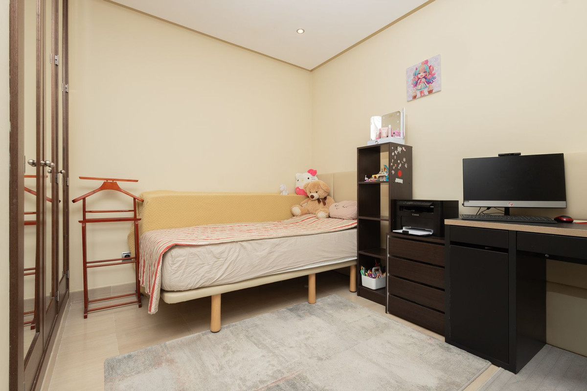 3 Bed Apartment for sale in New Golden Mile Costa Del Sol, Málaga, Spain