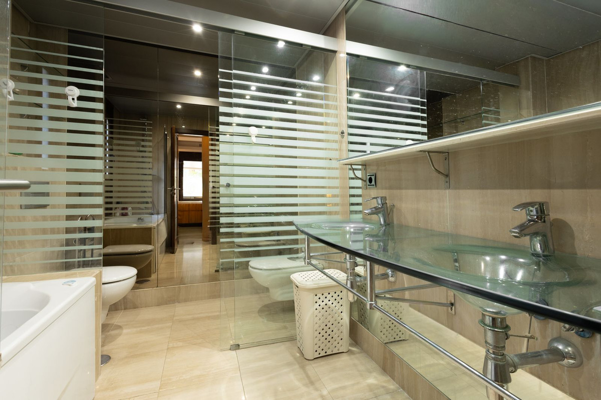 3 Bed Apartment for sale in New Golden Mile Costa Del Sol, Málaga, Spain