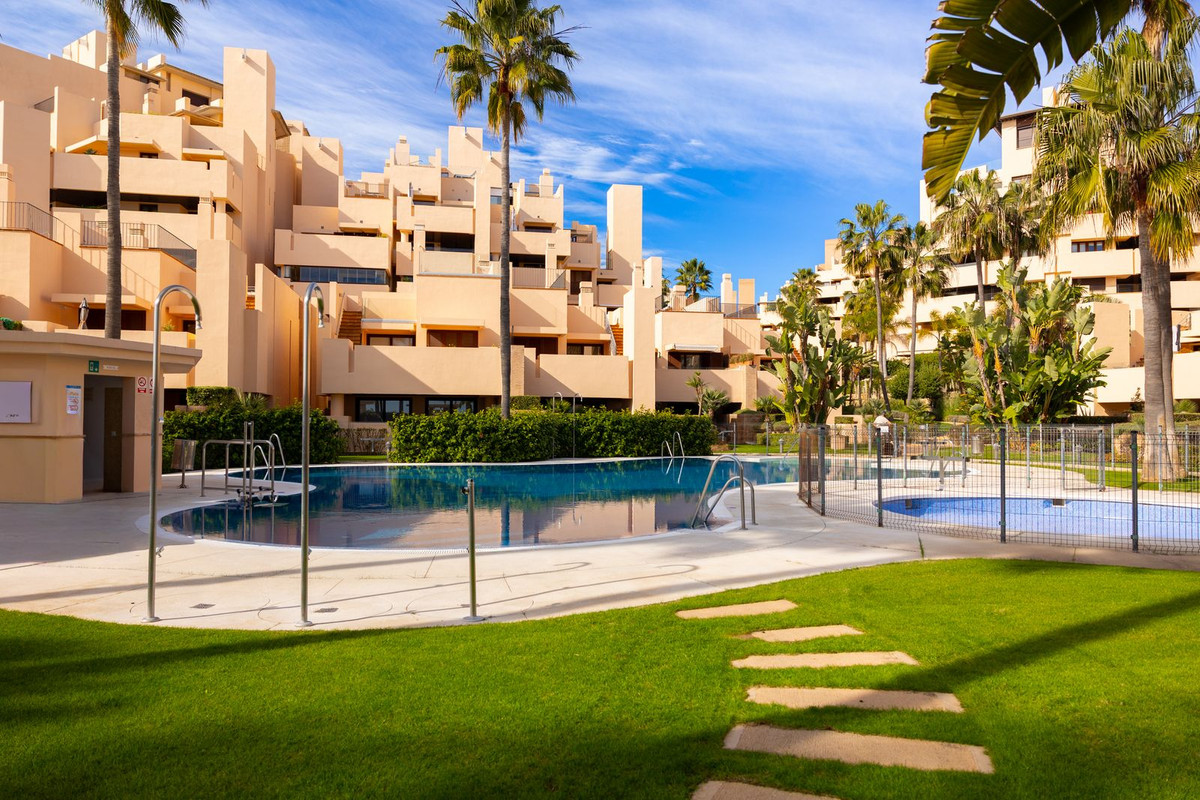 3 Bed Apartment for sale in New Golden Mile Costa Del Sol, Málaga, Spain