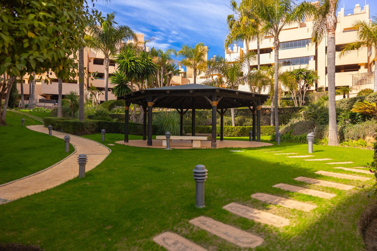 3 Bed Apartment for sale in New Golden Mile Costa Del Sol, Málaga, Spain