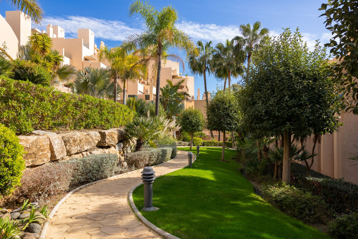 3 Bed Apartment for sale in New Golden Mile Costa Del Sol, Málaga, Spain