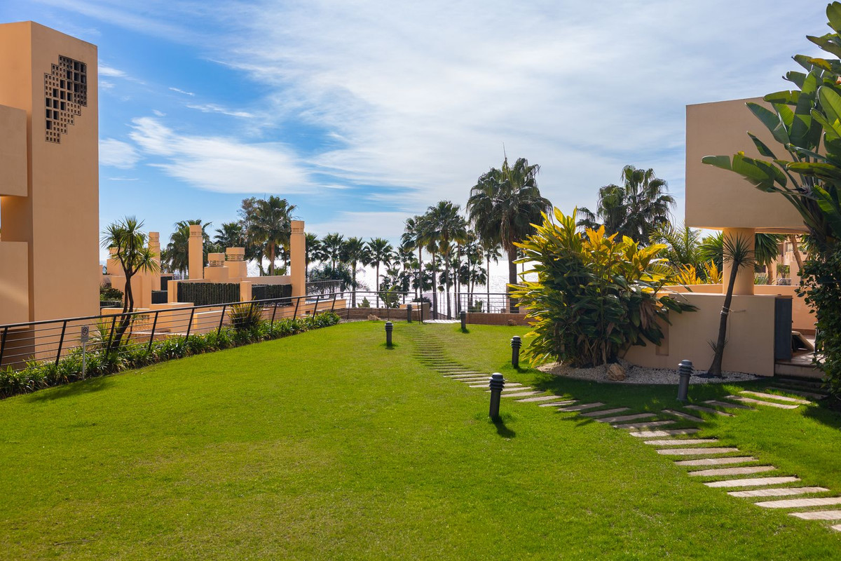 3 Bed Apartment for sale in New Golden Mile Costa Del Sol, Málaga, Spain