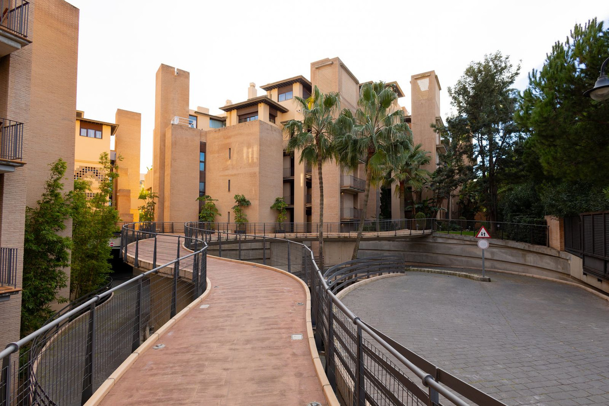 3 Bed Apartment for sale in New Golden Mile Costa Del Sol, Málaga, Spain