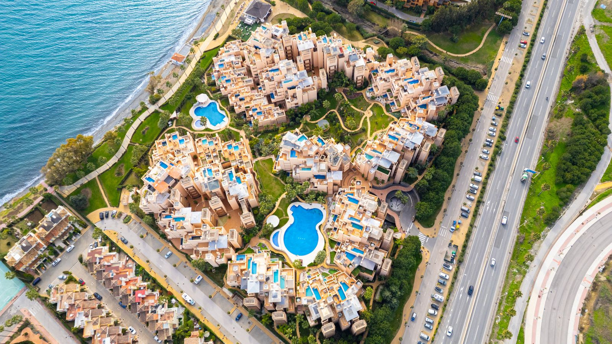 3 Bed Apartment for sale in New Golden Mile Costa Del Sol, Málaga, Spain