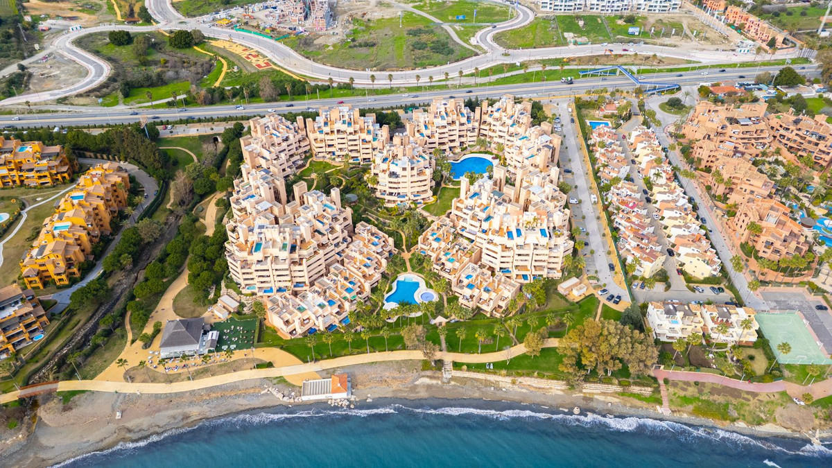3 Bed Apartment for sale in New Golden Mile Costa Del Sol, Málaga, Spain