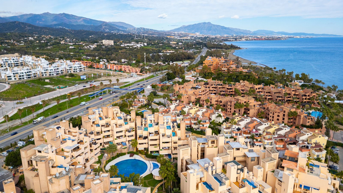 3 Bed Apartment for sale in New Golden Mile Costa Del Sol, Málaga, Spain