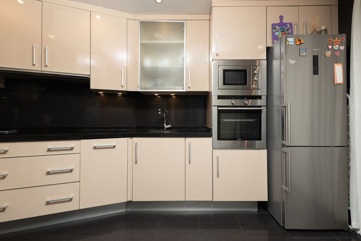 3 Bed Apartment for sale in New Golden Mile Costa Del Sol, Málaga, Spain