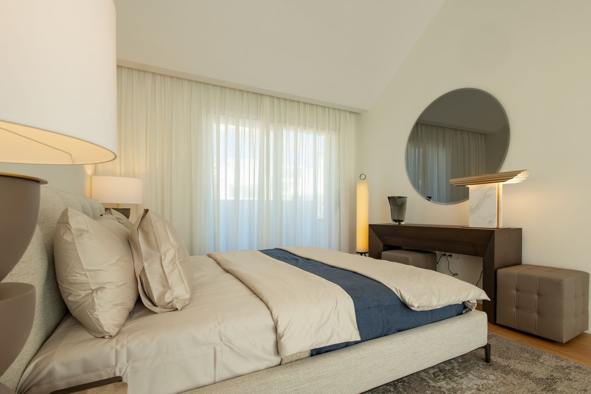 3 Bed Apartment for sale in The Golden Mile Costa Del Sol, Málaga, Spain