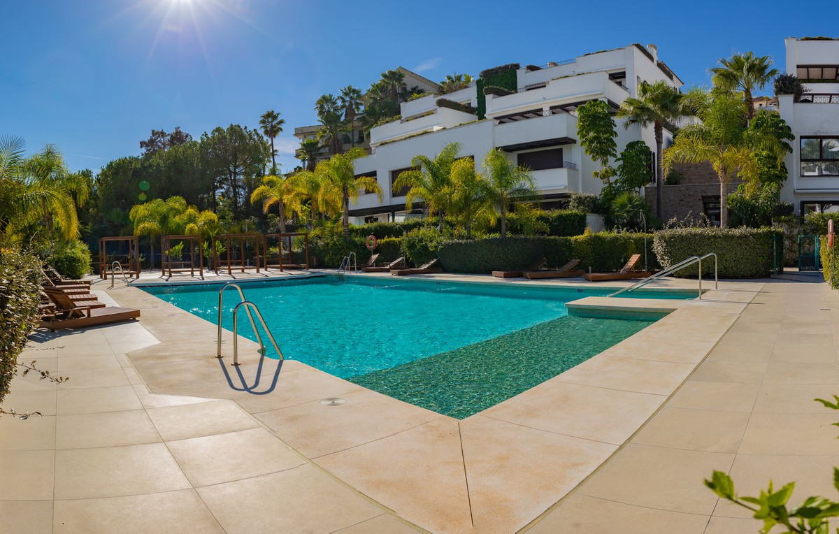 3 Bed Apartment for sale in The Golden Mile Costa Del Sol, Málaga, Spain