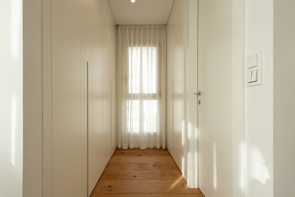 3 Bed Apartment for sale in The Golden Mile Costa Del Sol, Málaga, Spain