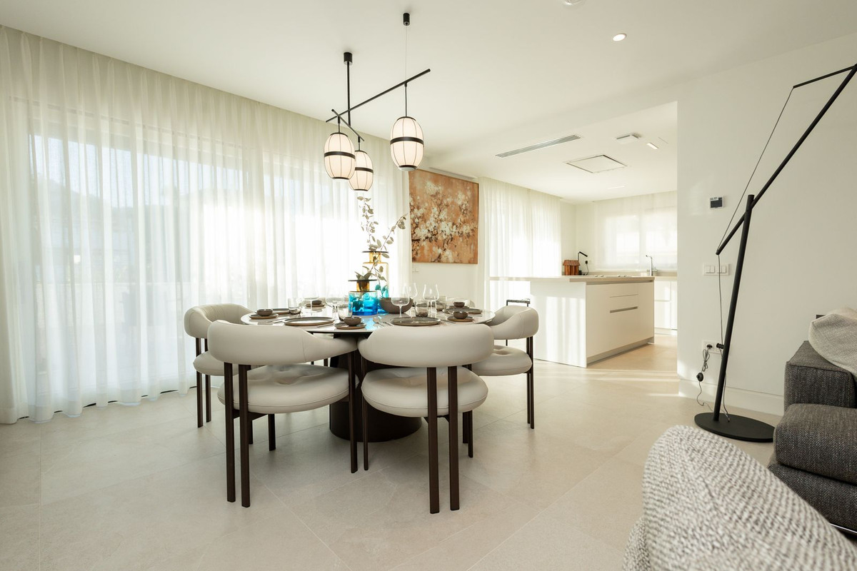3 Bed Apartment for sale in The Golden Mile Costa Del Sol, Málaga, Spain