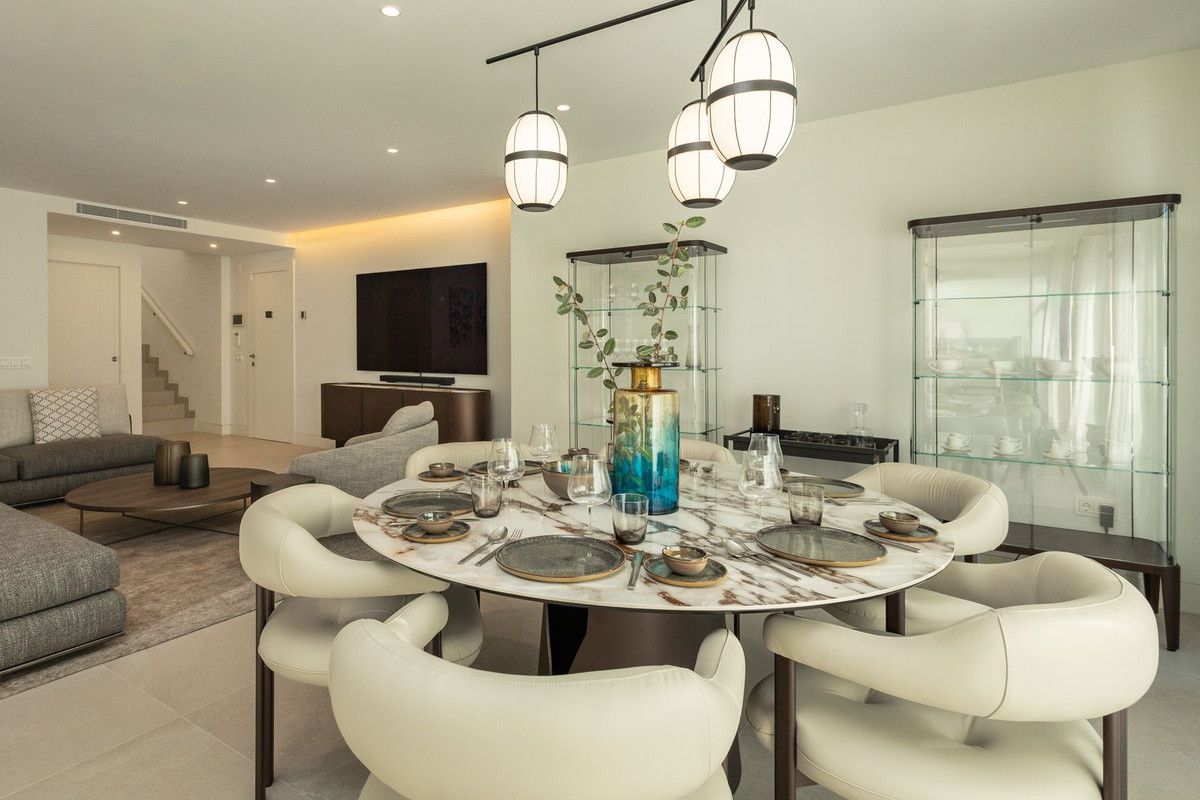 3 Bed Apartment for sale in The Golden Mile Costa Del Sol, Málaga, Spain