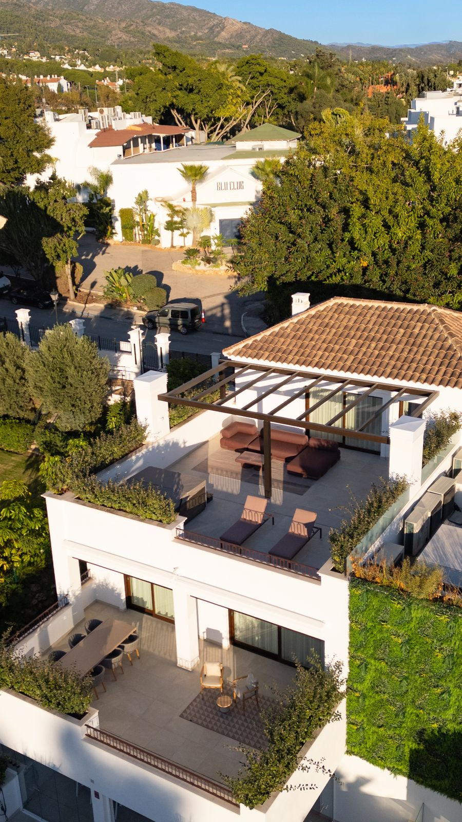 3 Bed Apartment for sale in The Golden Mile Costa Del Sol, Málaga, Spain