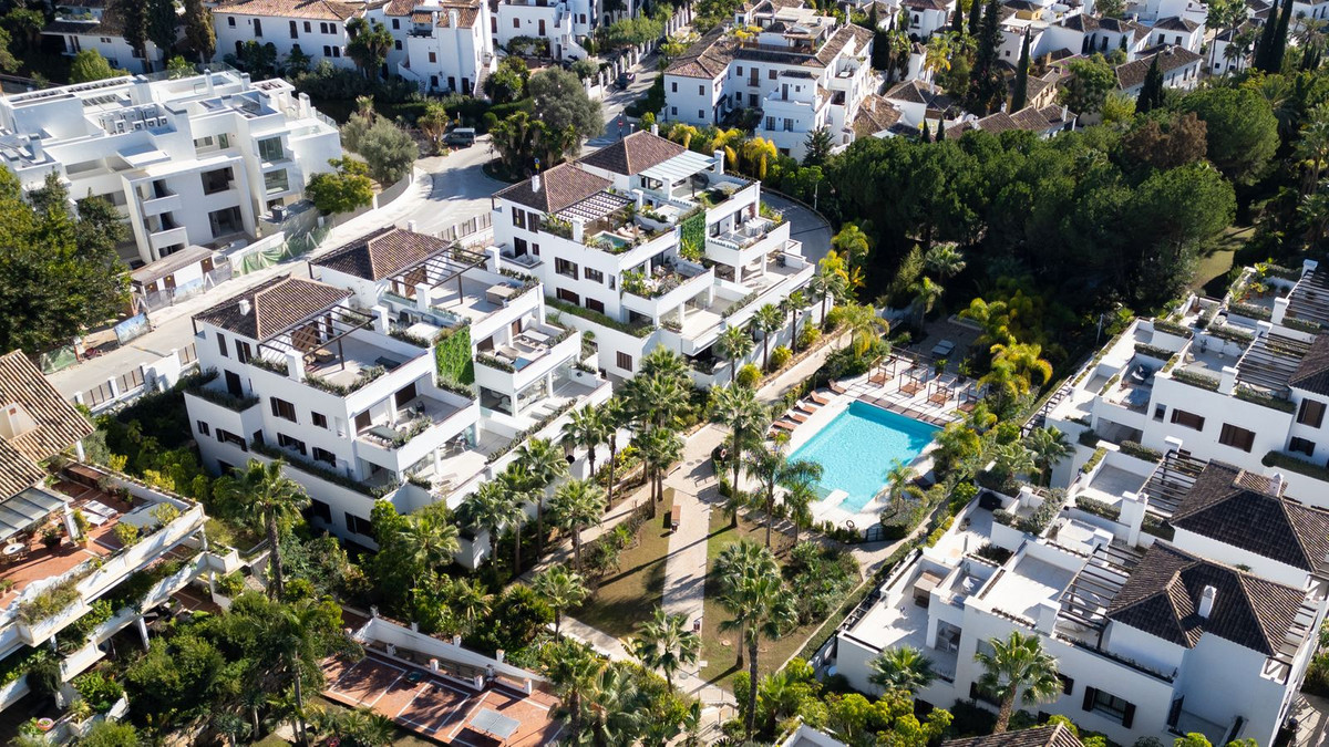 3 Bed Apartment for sale in The Golden Mile Costa Del Sol, Málaga, Spain