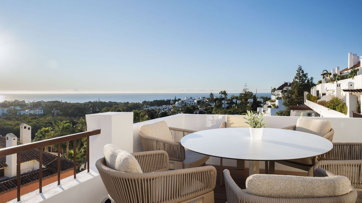 3 Bed Apartment for sale in The Golden Mile Costa Del Sol, Málaga, Spain