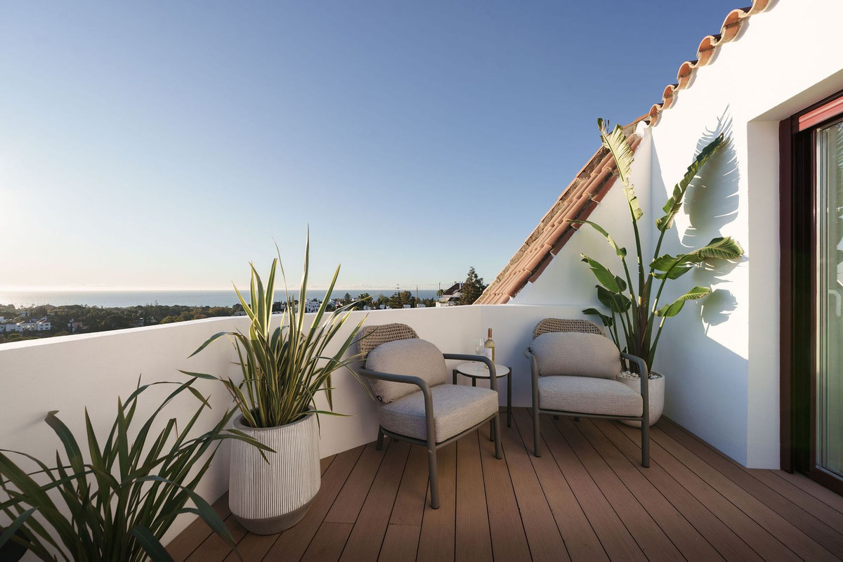 3 Bed Apartment for sale in The Golden Mile Costa Del Sol, Málaga, Spain