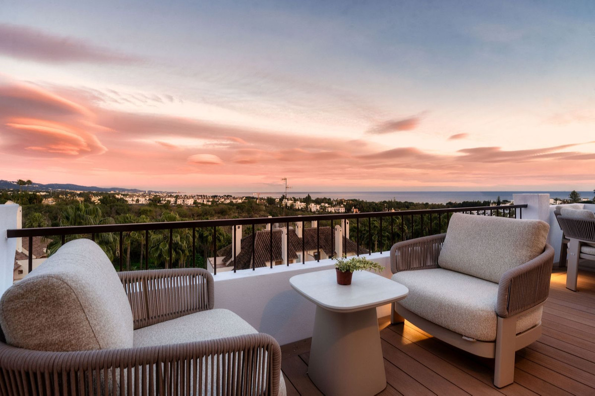 3 Bed Apartment for sale in The Golden Mile Costa Del Sol, Málaga, Spain