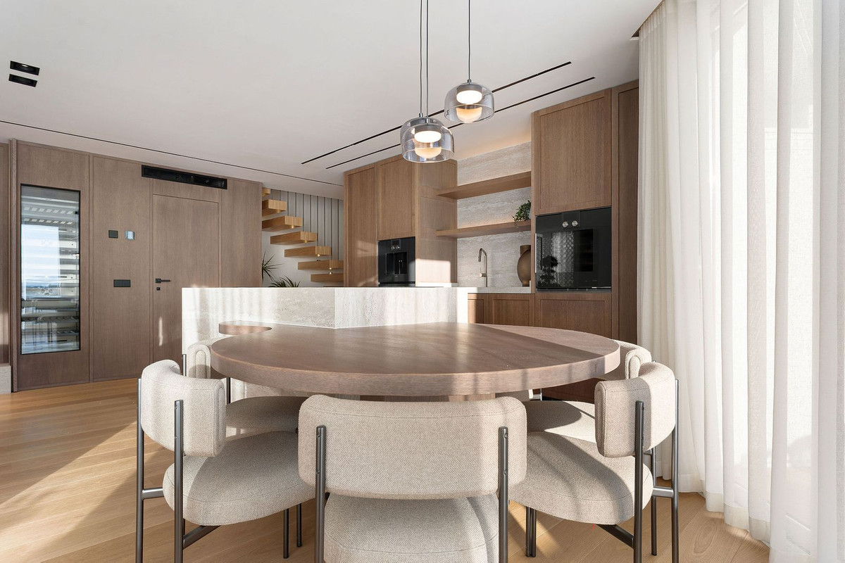3 Bed Apartment for sale in The Golden Mile Costa Del Sol, Málaga, Spain