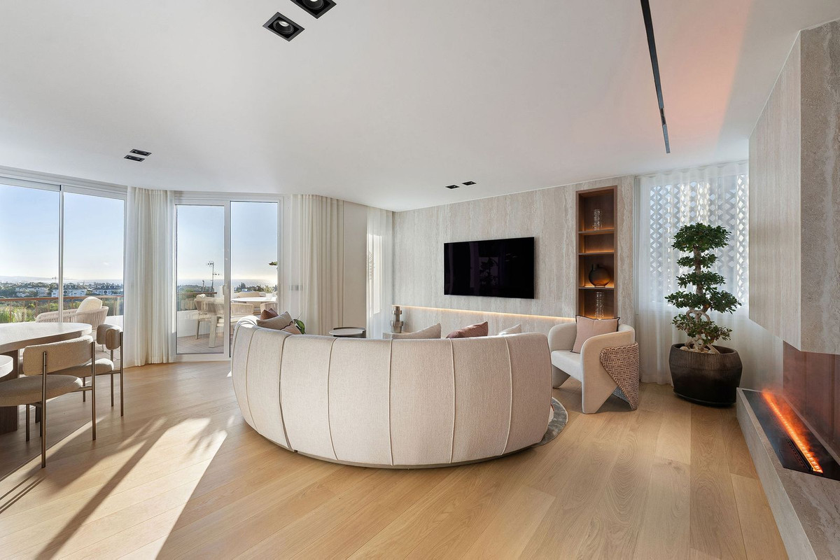 3 Bed Apartment for sale in The Golden Mile Costa Del Sol, Málaga, Spain