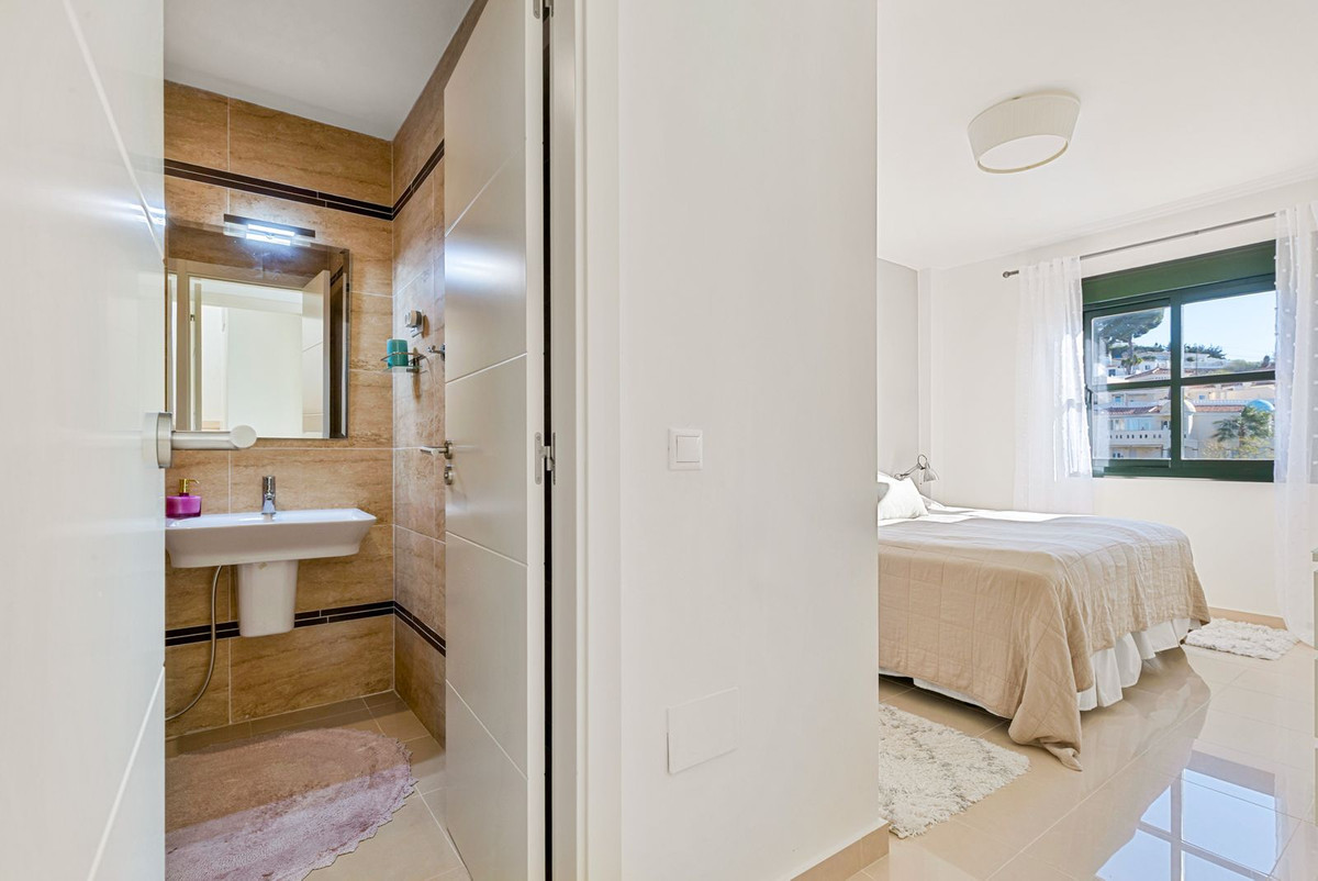 3 Bed Townhouse for sale in Los Pacos Costa Del Sol, Málaga, Spain