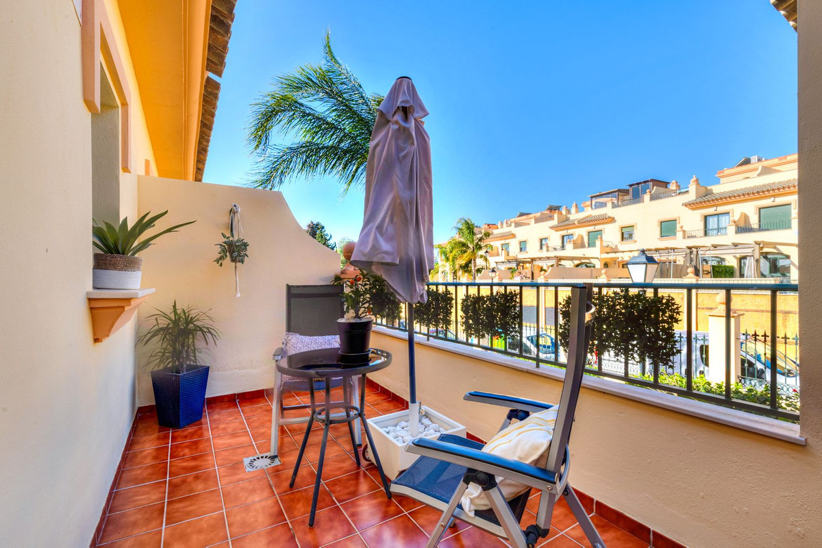 3 Bed Townhouse for sale in Los Pacos Costa Del Sol, Málaga, Spain