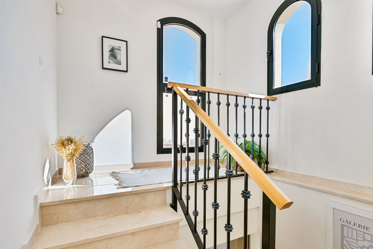 3 Bed Townhouse for sale in Los Pacos Costa Del Sol, Málaga, Spain