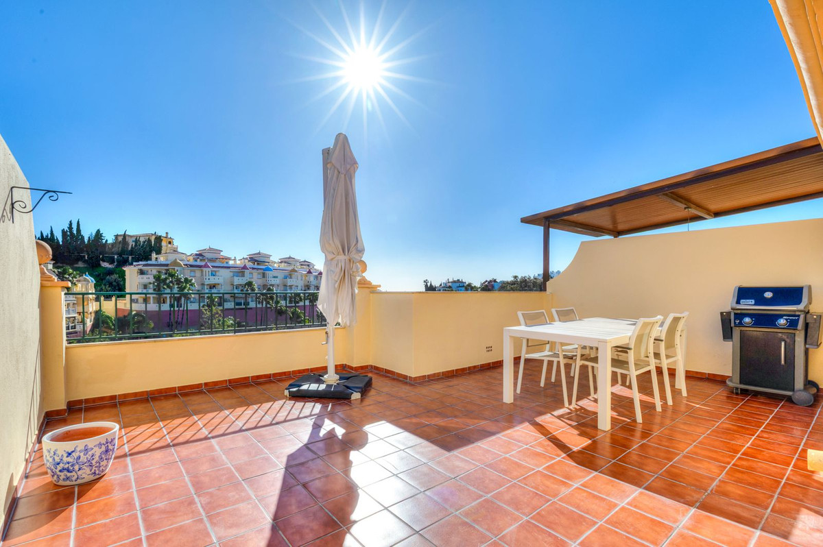 3 Bed Townhouse for sale in Los Pacos Costa Del Sol, Málaga, Spain