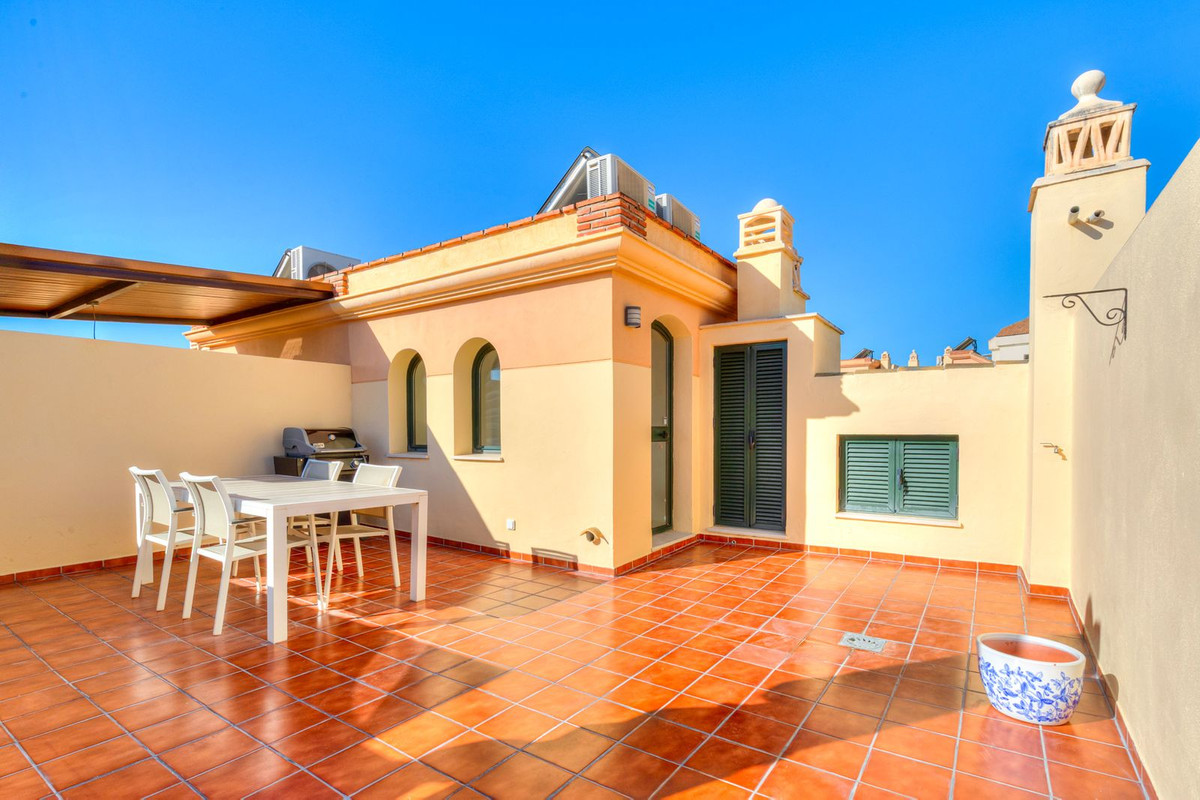 3 Bed Townhouse for sale in Los Pacos Costa Del Sol, Málaga, Spain