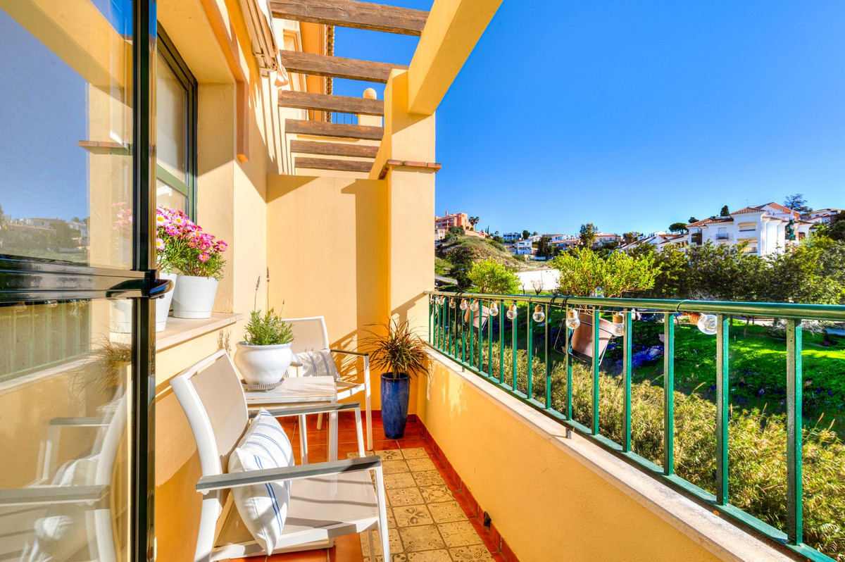3 Bed Townhouse for sale in Los Pacos Costa Del Sol, Málaga, Spain