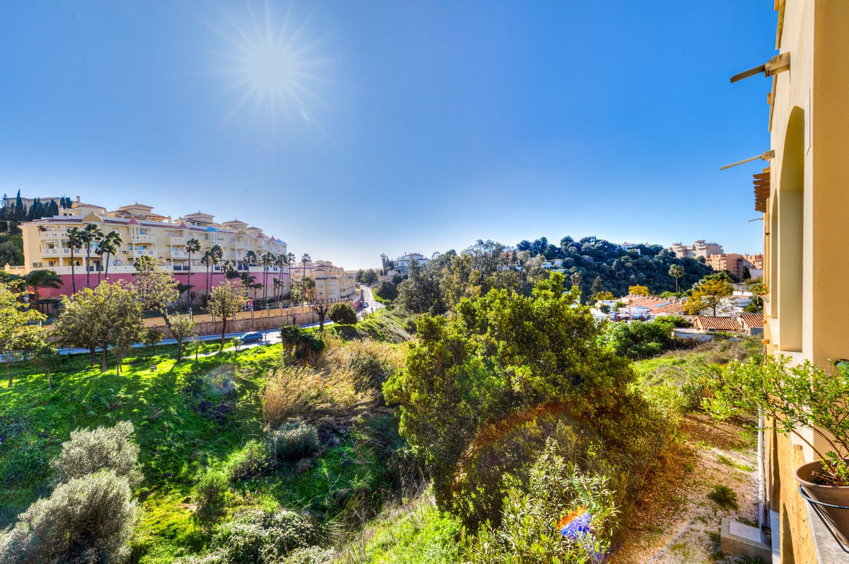 3 Bed Townhouse for sale in Los Pacos Costa Del Sol, Málaga, Spain