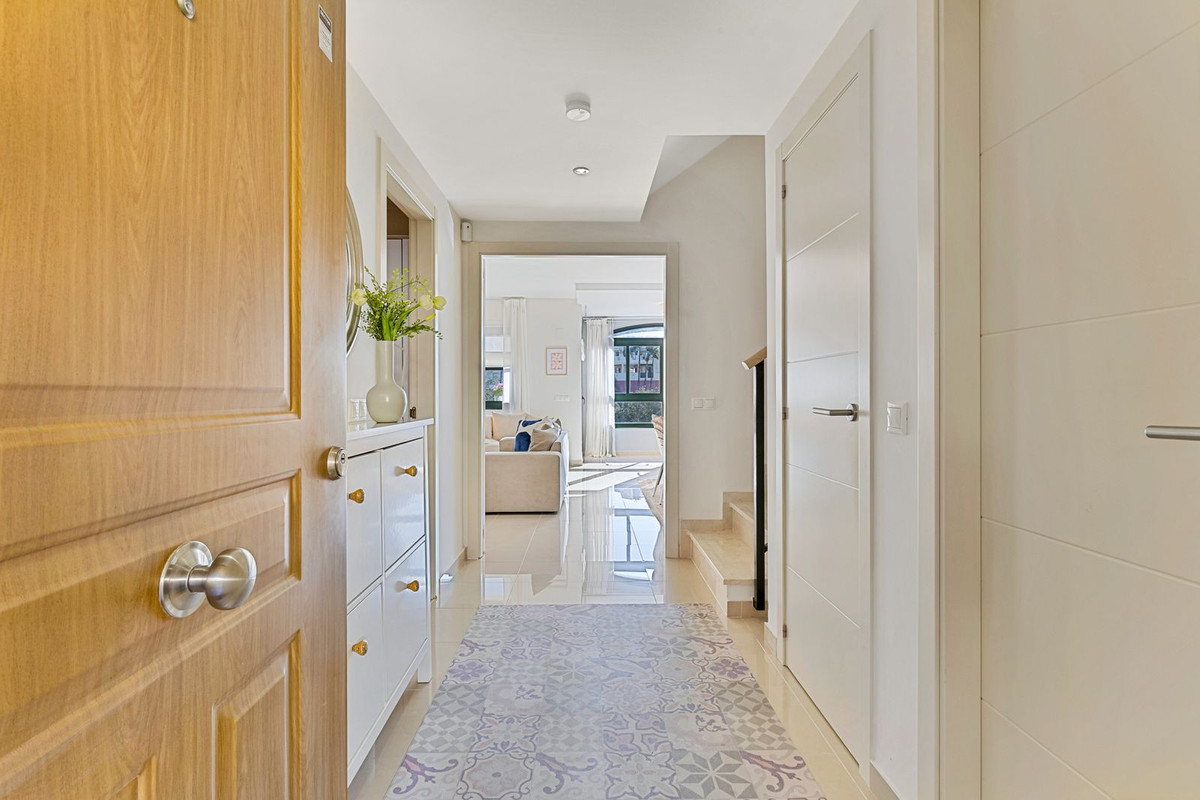 3 Bed Townhouse for sale in Los Pacos Costa Del Sol, Málaga, Spain