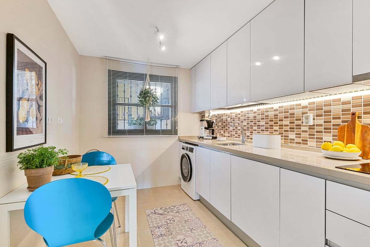 3 Bed Townhouse for sale in Los Pacos Costa Del Sol, Málaga, Spain
