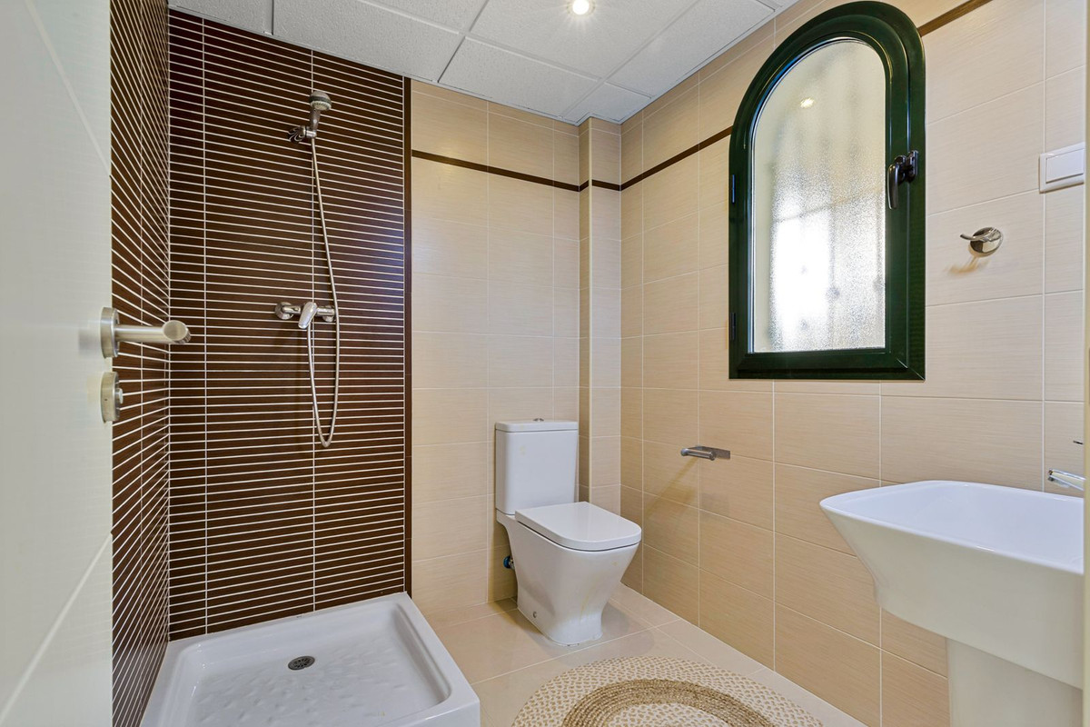 3 Bed Townhouse for sale in Los Pacos Costa Del Sol, Málaga, Spain