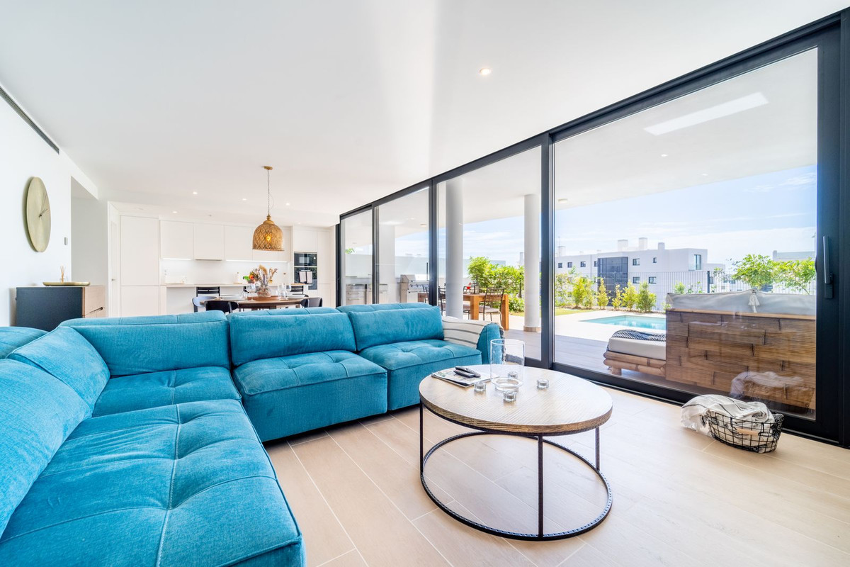 3 Bed Apartment for sale in Fuengirola Costa Del Sol, Málaga, Spain