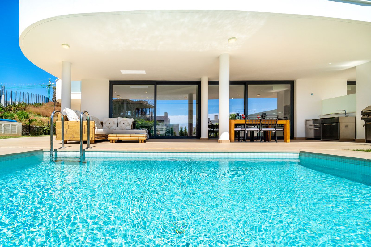 3 Bed Apartment for sale in Fuengirola Costa Del Sol, Málaga, Spain