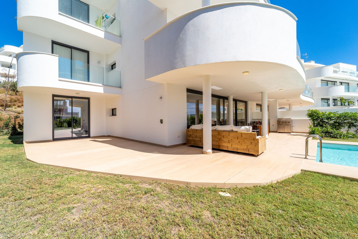 3 Bed Apartment for sale in Fuengirola Costa Del Sol, Málaga, Spain