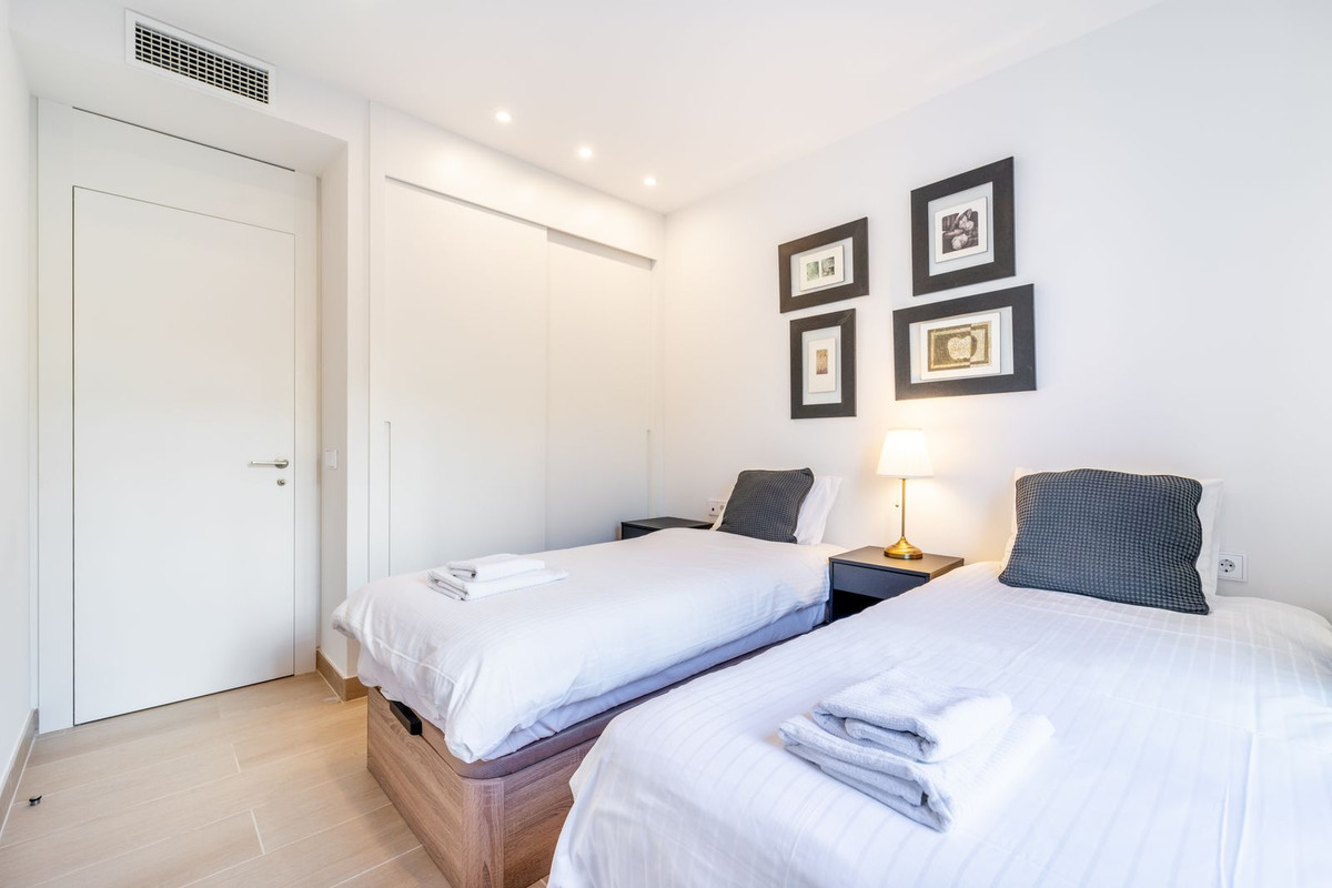 3 Bed Apartment for sale in Fuengirola Costa Del Sol, Málaga, Spain