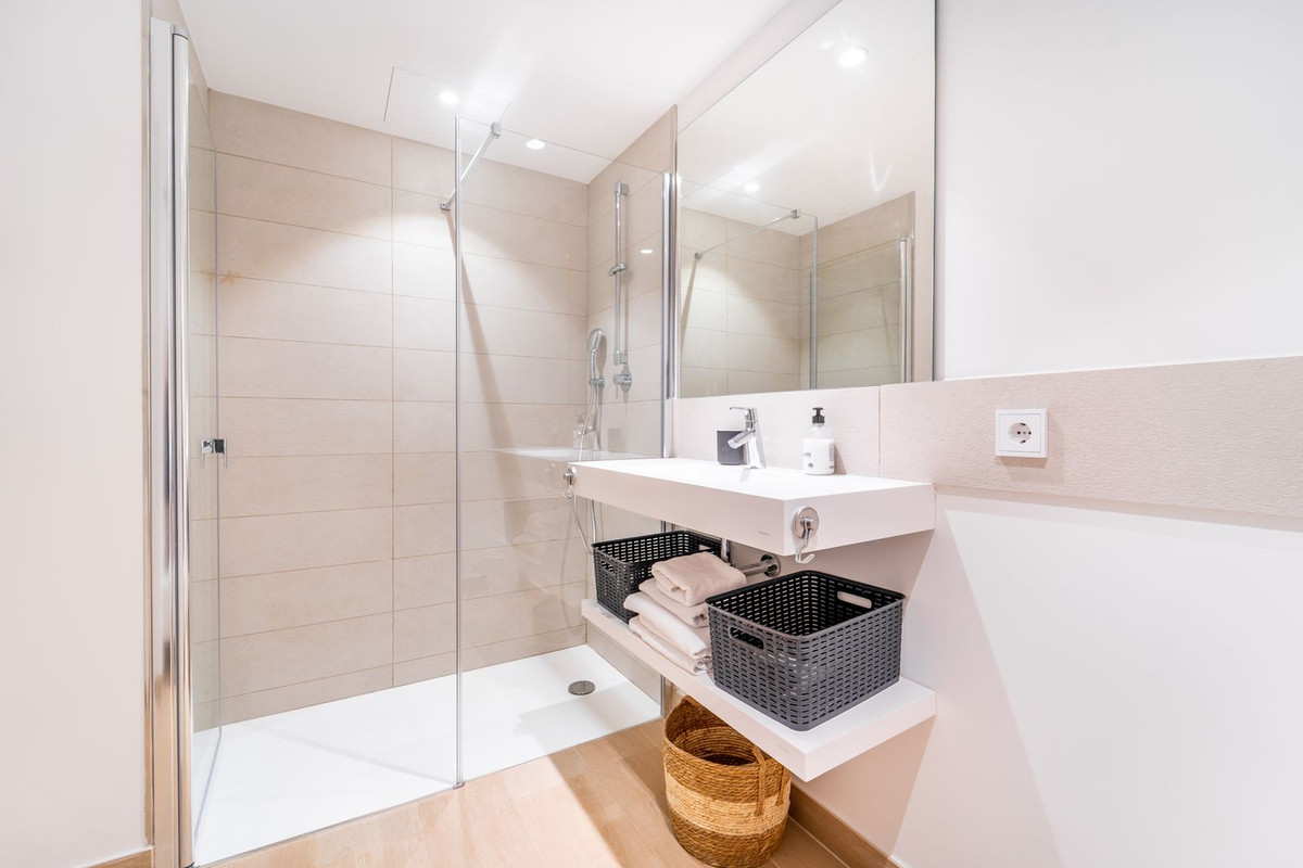 3 Bed Apartment for sale in Fuengirola Costa Del Sol, Málaga, Spain